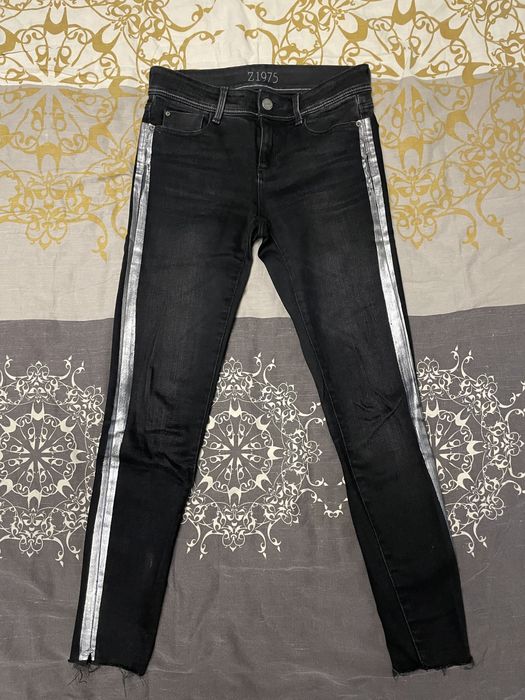 тесни дънки ZARA с лента отстрани