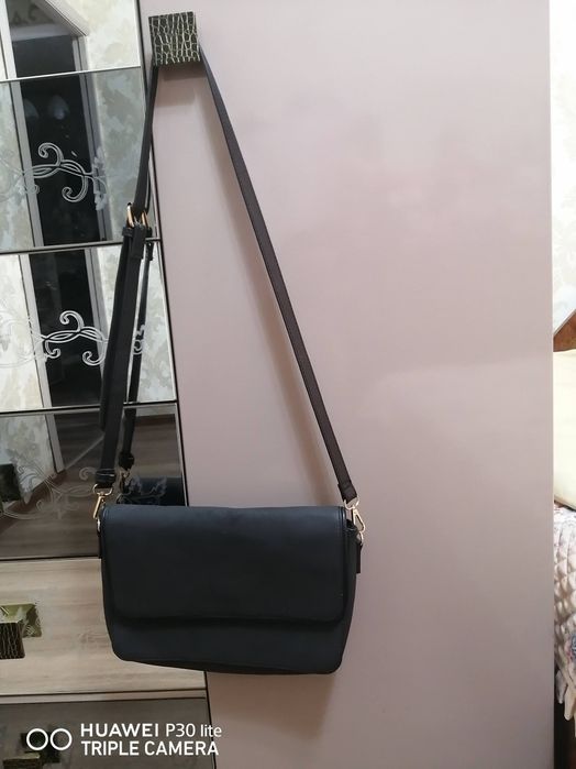 Стильная фирменная сумка