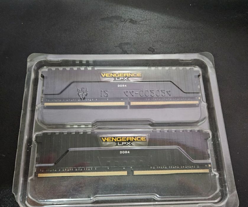 Kit Memorie ddr4  8 gb