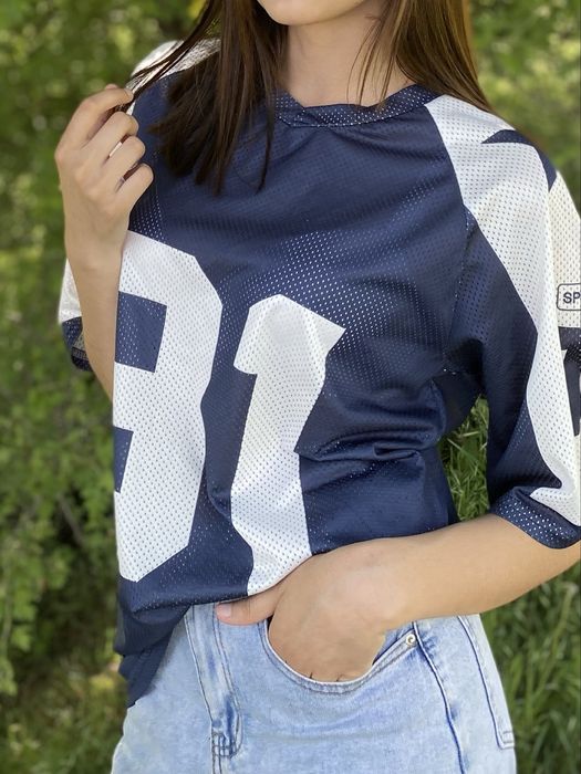 Спортивная футболка в стиле jersey