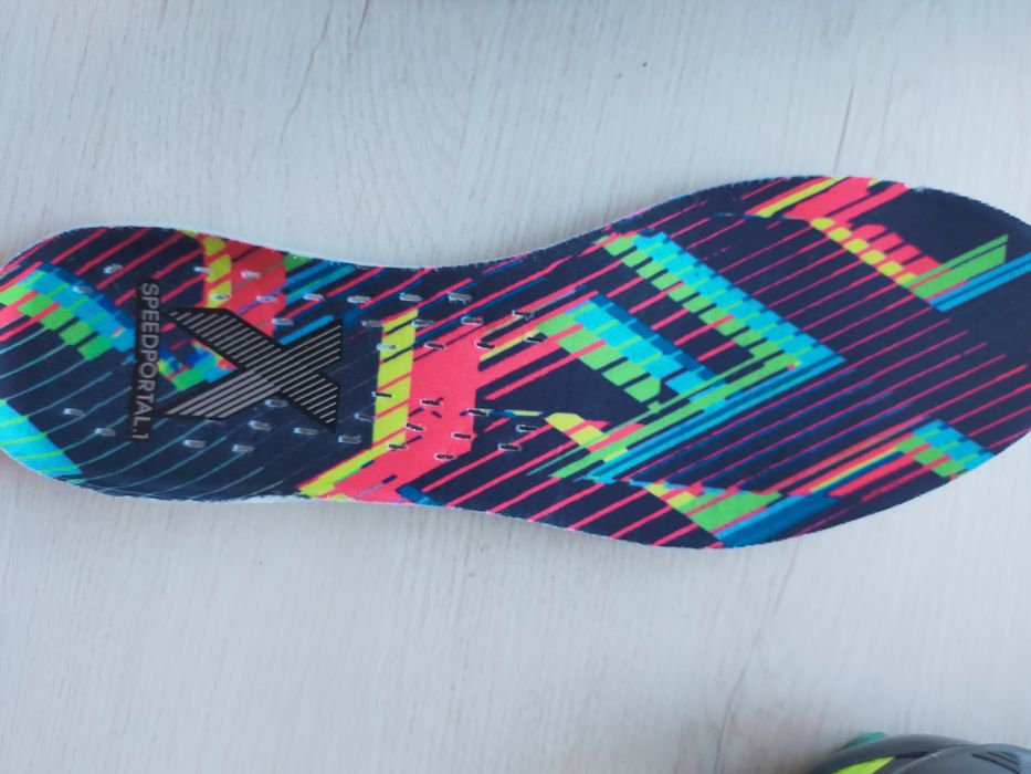 Бутсы футбольные