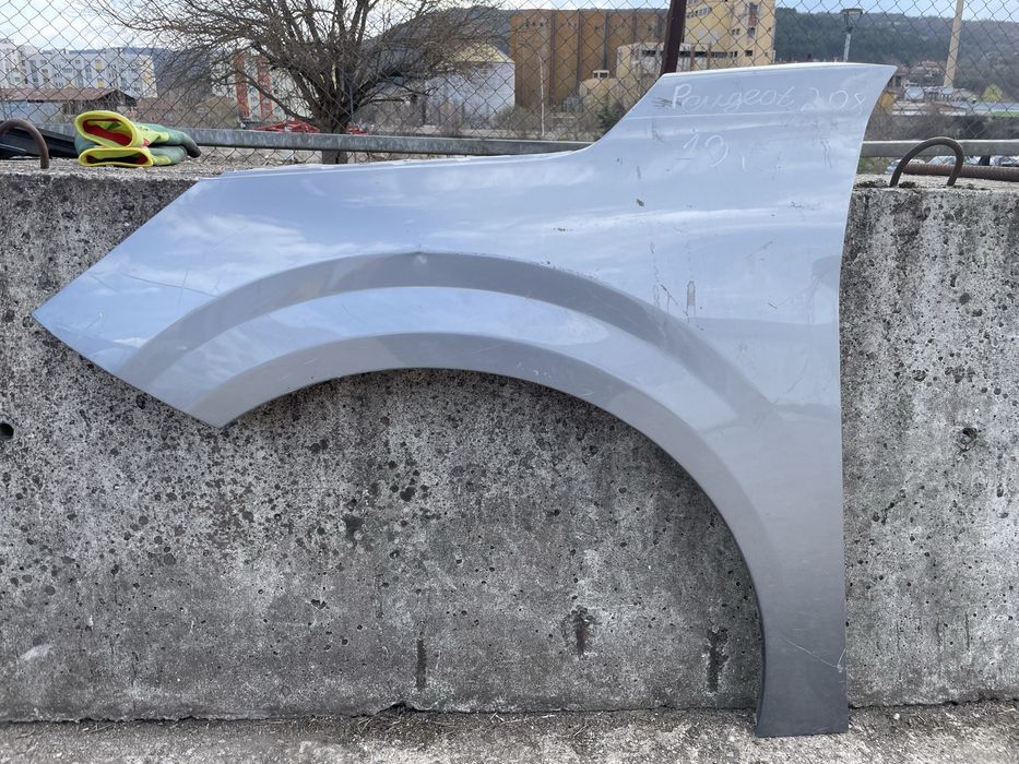 Ляв калник за Peugeot 208 Пежо 208  2019г-