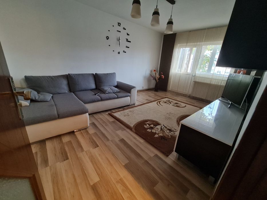 Proprietar, inchiriez ap 3 camere in Tractorul