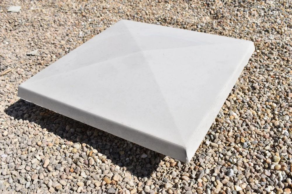 Placi de gard și stalpi / capace de gard /prefabricate din beton