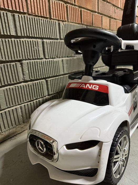 Машинка прогулочная с ручкой