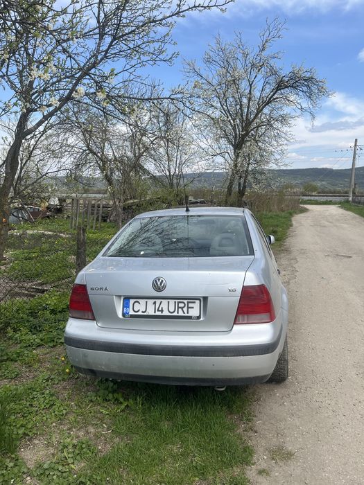 Vand VW Bora pentru dezmembrat