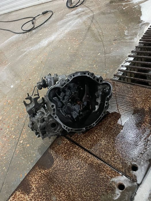 Коробка Карина Е 1.6