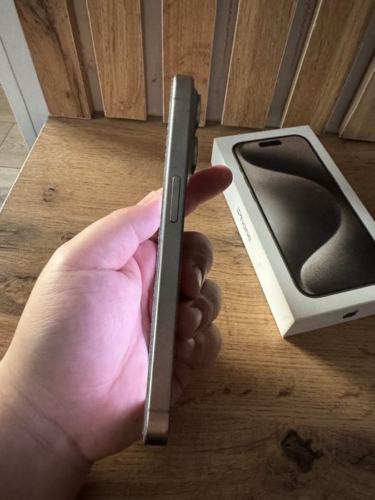 Продам iphone 15 pro 128