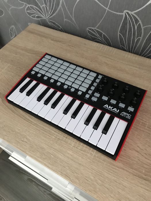 AKAI APC KEY 25 контролер MIDI