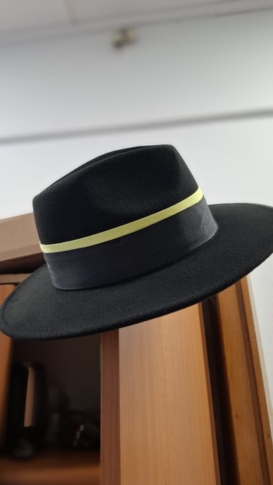 Филцова шапка Brickyou с брошка