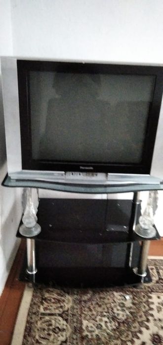 Телевизор с подставкой