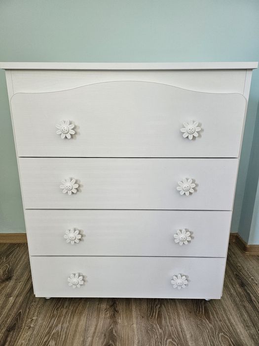 Обзавеждане, мебели, Монтесори детска стая