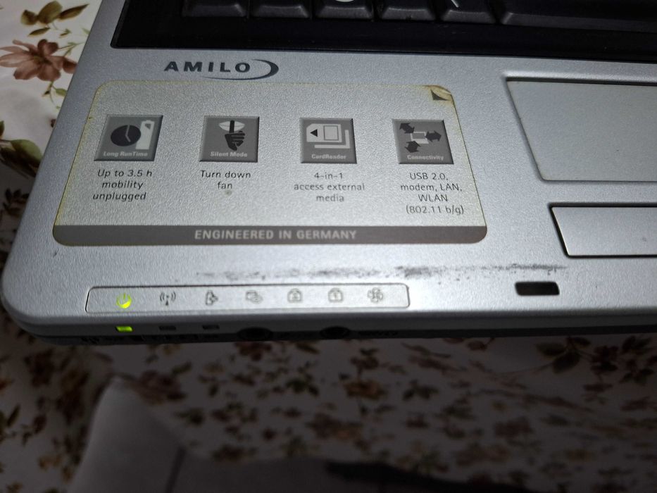 Laptop Fujitsu Siemens Amilo (nu se deschide)