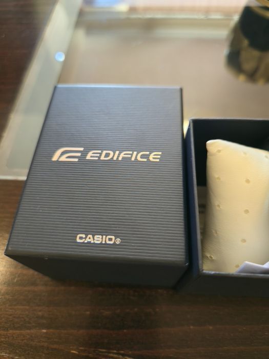 Часовник Casio нов