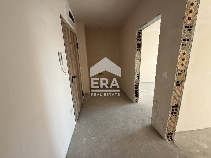 Продава се Двустаен апартамент в Варна, Изгрев - 78 кв.м за 903 €/кв.м - Снимка #3