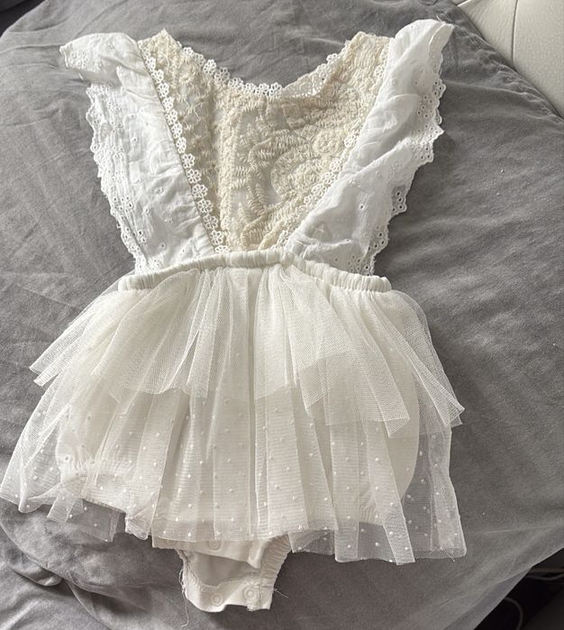 Боди-платье на девочку цвет бежевый