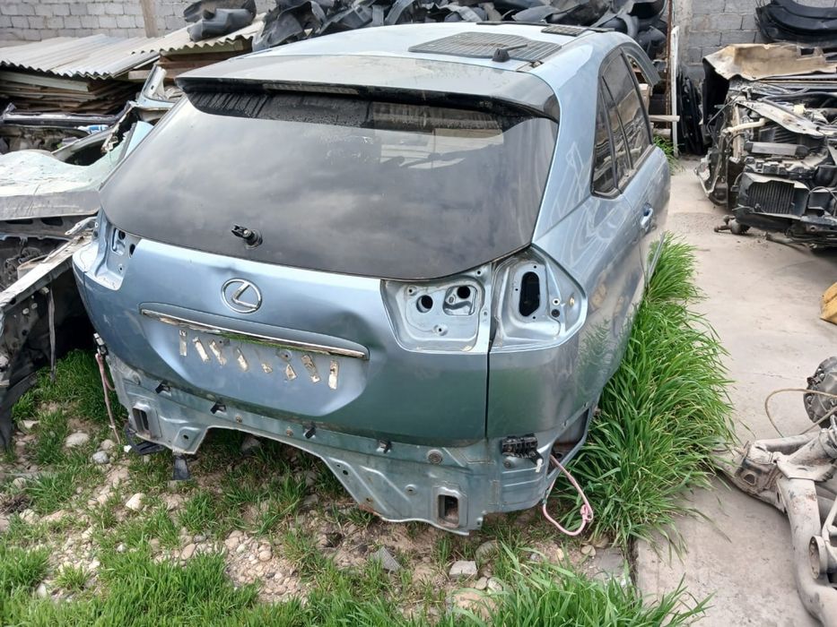 Задняя часть лексус Rx300