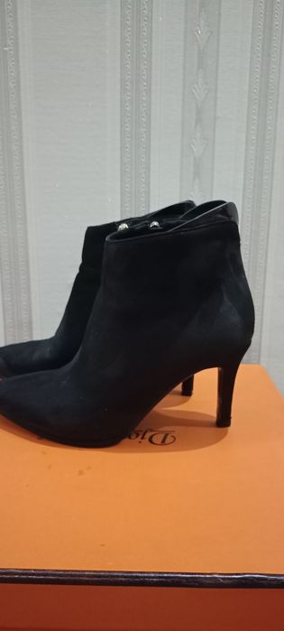 4тысОсенний обувь пару раз одевала