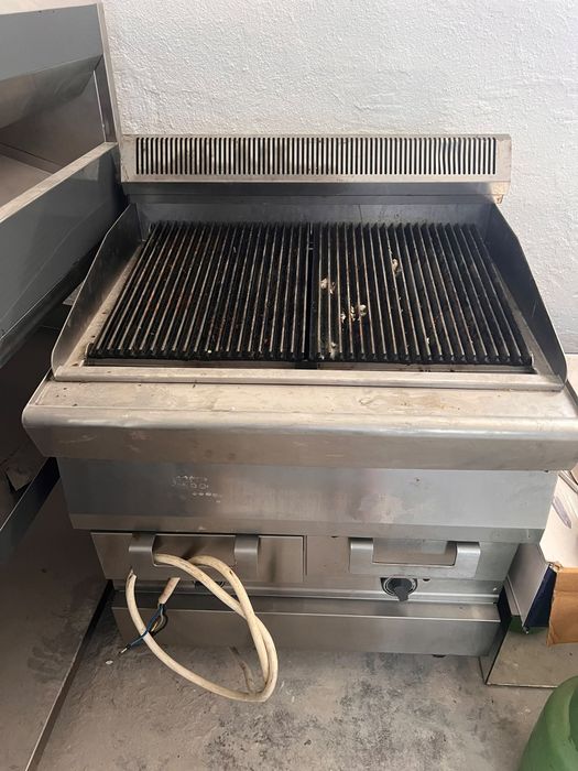 Grătar electric profesional tigaie basculanta linia 900 Mareno