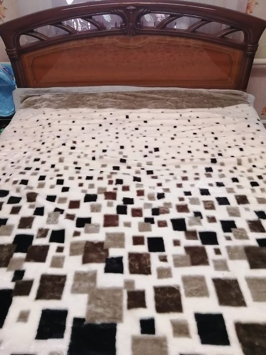 Продам спальный гарнитур