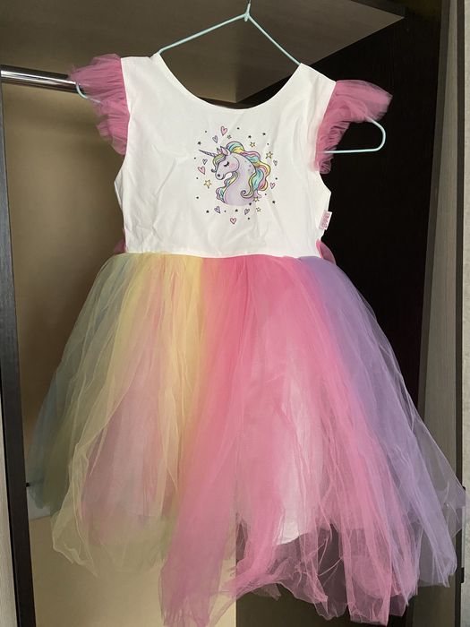 Продам платья на утренники