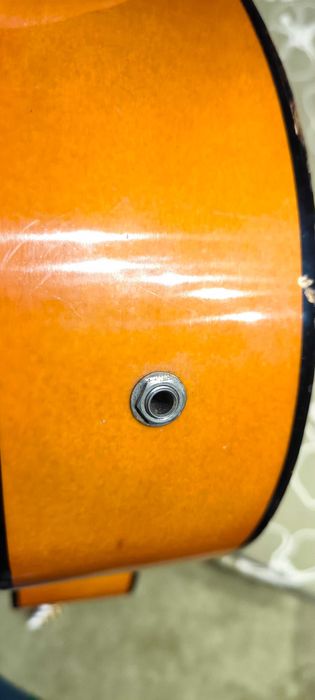 Продавам акустична китара