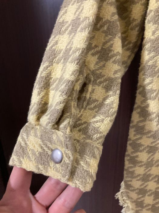 Риза на марката ZARA