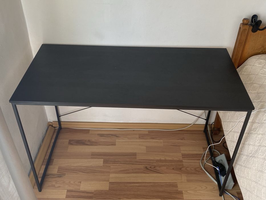Masa de birou neagra