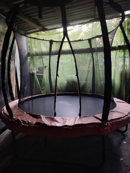 Продам батут в хорошем состоянии