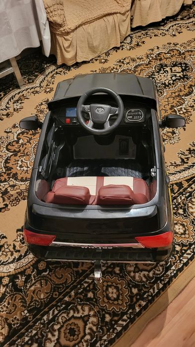 Детский электромашинка