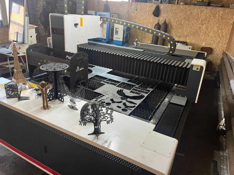 Лазерный станок для резки металла!!