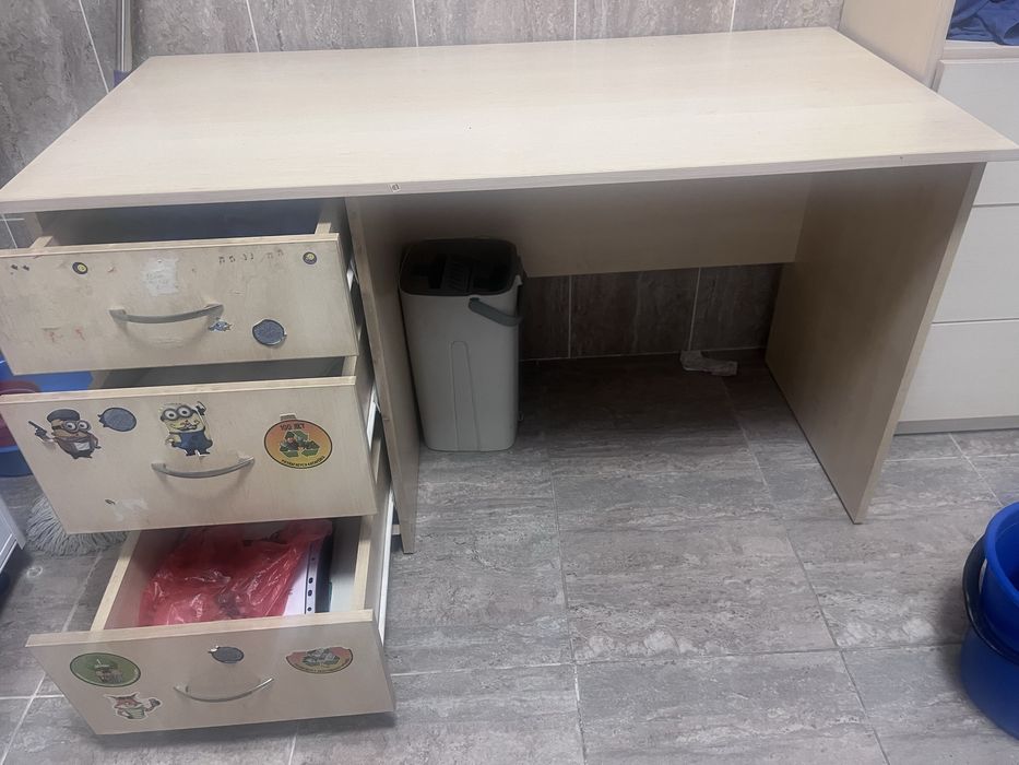 парта школьная……..