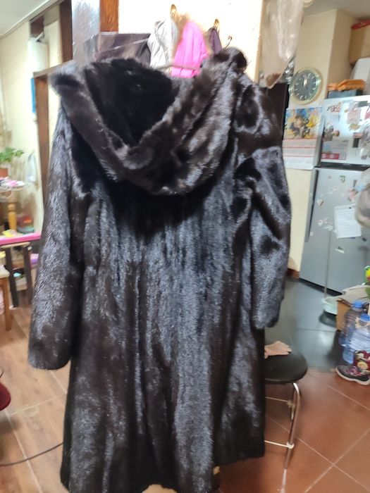Продам шубу . Шуба черный бриллиант