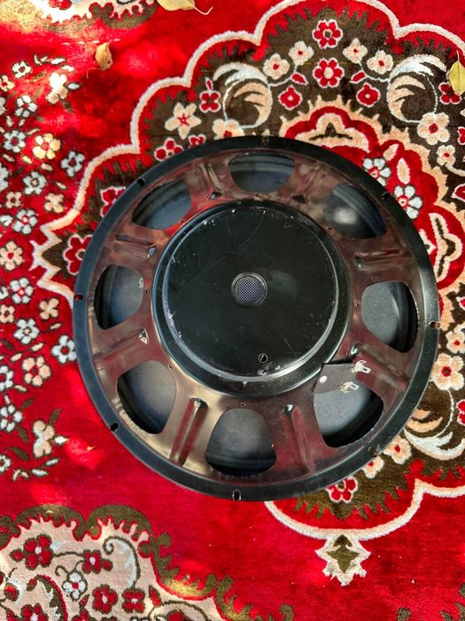 Vând difuzor 15inch, 39cm, perfect funcțional.