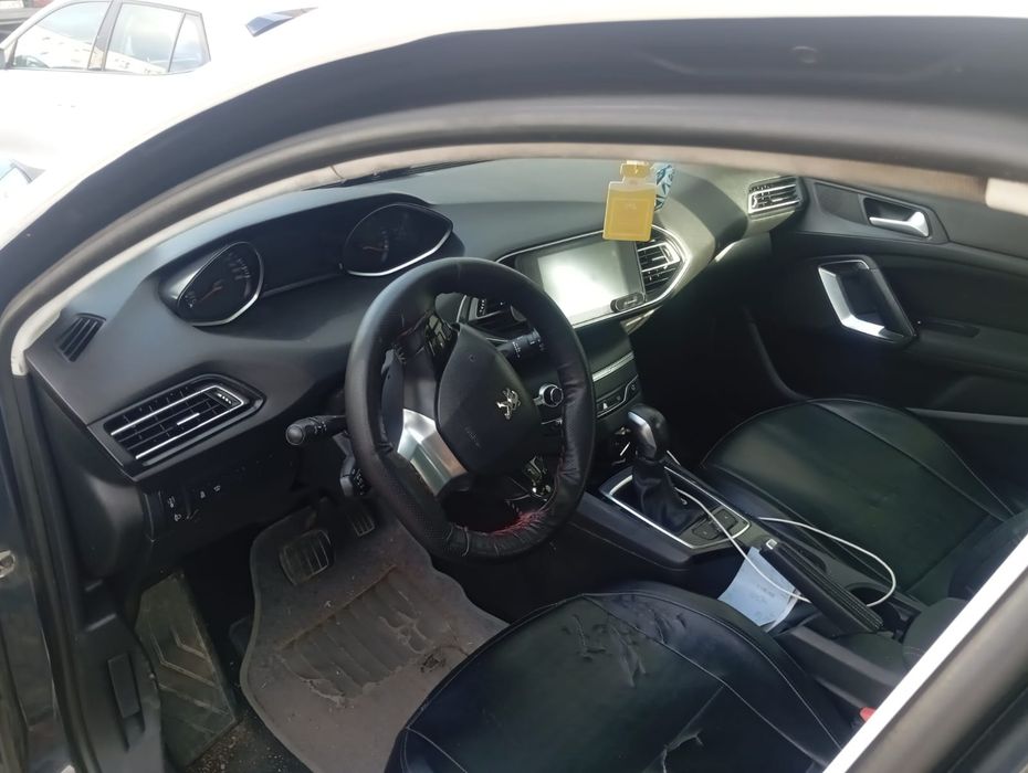 Vând Peugeot 308