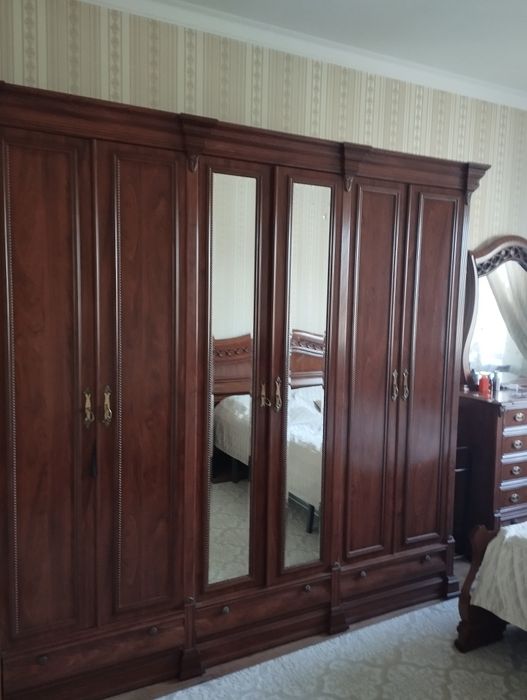 Спальный гарнитур