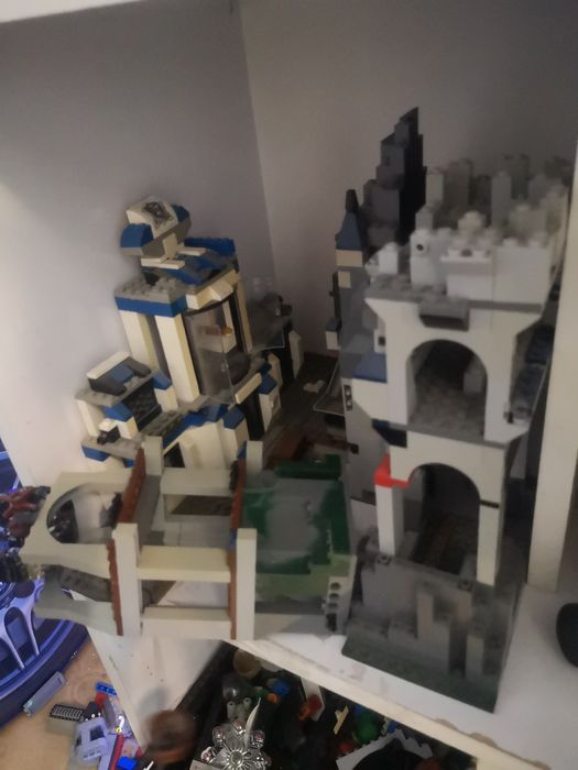 Домик с лего много