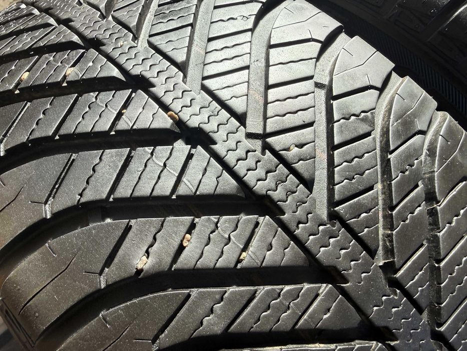 2x Anvelope All Season 205/55 R16 M+S - GoodYear Vector 4 Seasons