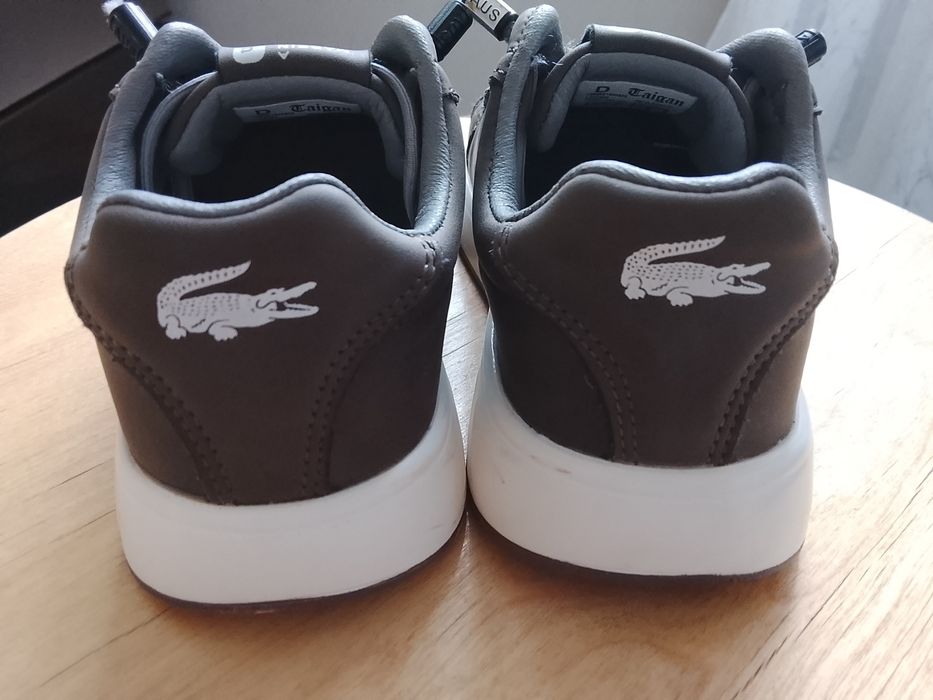 Продам детские ботинки