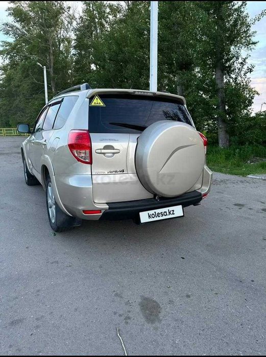 продам RAV 4 в хорошем состояний