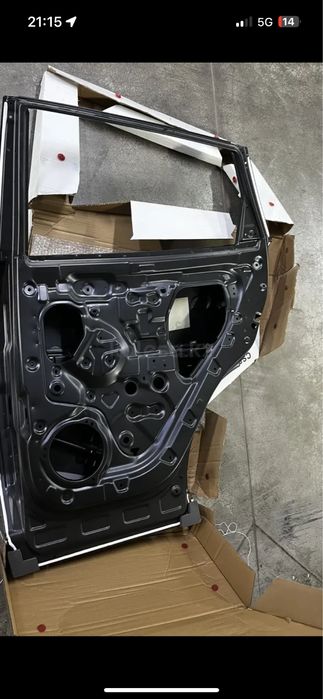 Changan S55 дверь есть