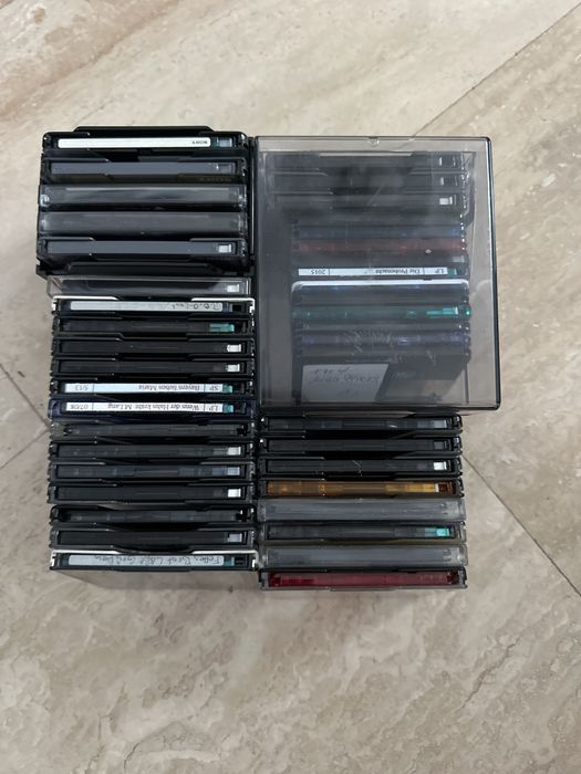 38 + 3 minidisc audio, 2 cutii stocare
