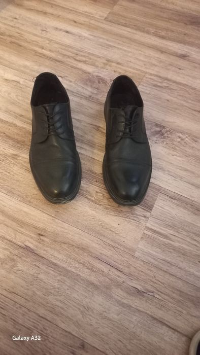 Продаю   осенние  ботинки  б/у