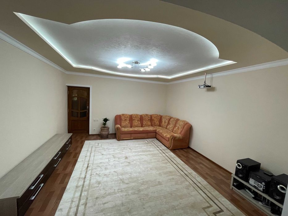 3-х комнатная Юнусабад-2(переделанная из 2-х комнатной)!