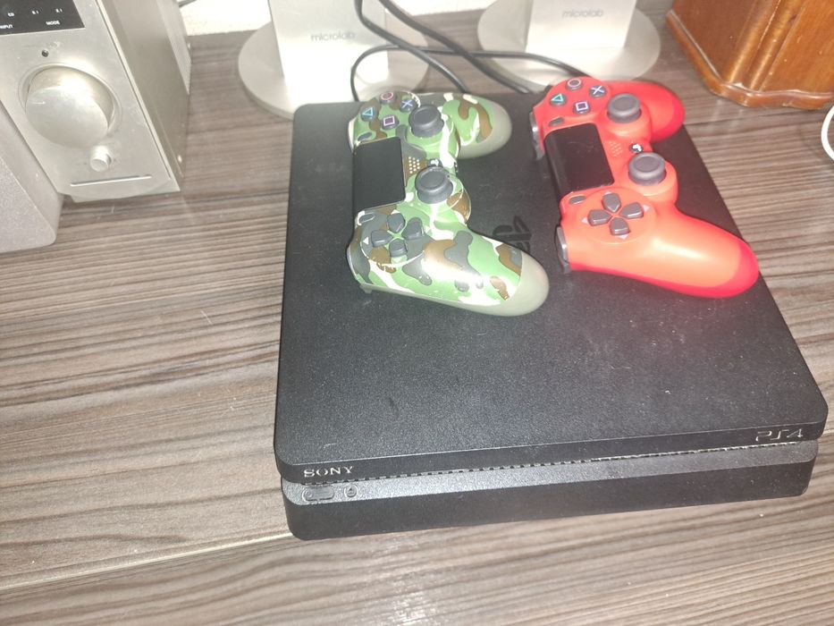 Playstation 4 slim