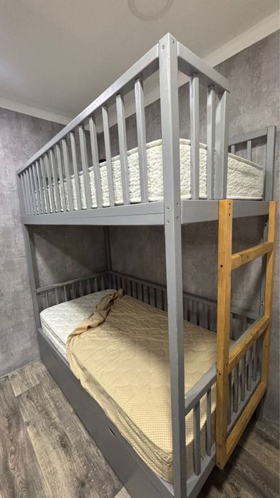 Двух этажная кровать