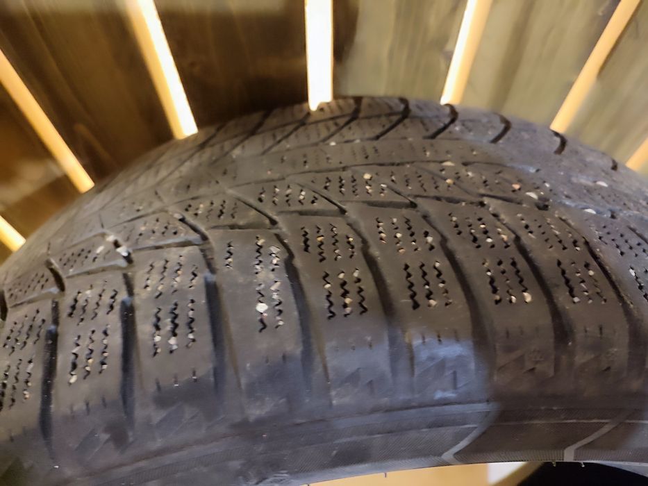 Продам Зимние шины