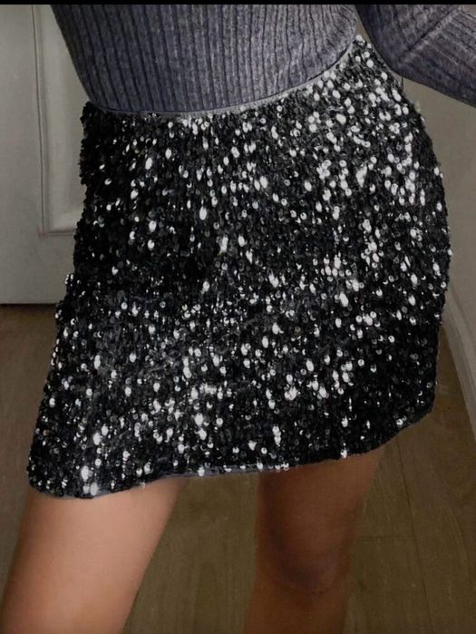 Юбки в паетках.