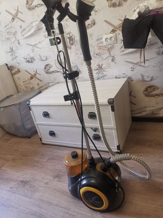 Паровой утюг продам