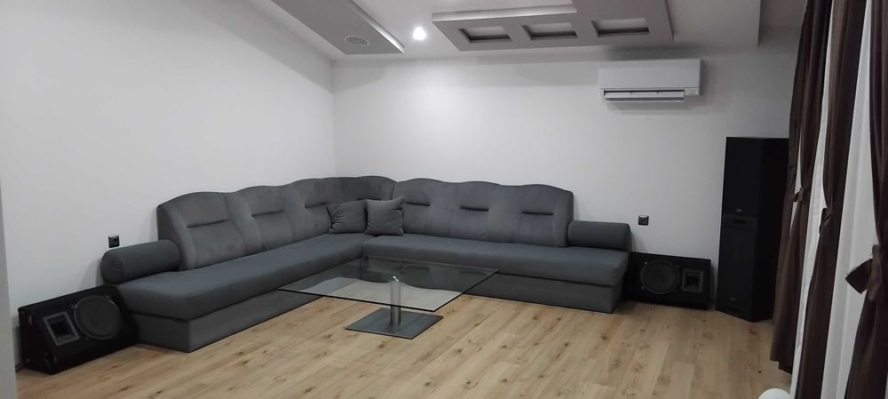 Голям ъглов диван с размери 3м /3.5м цена 1550лв